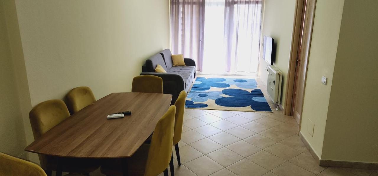 Pleasant Apartment With Free Dedicated Parking In Komuna E Parisit Τίρανα Εξωτερικό φωτογραφία
