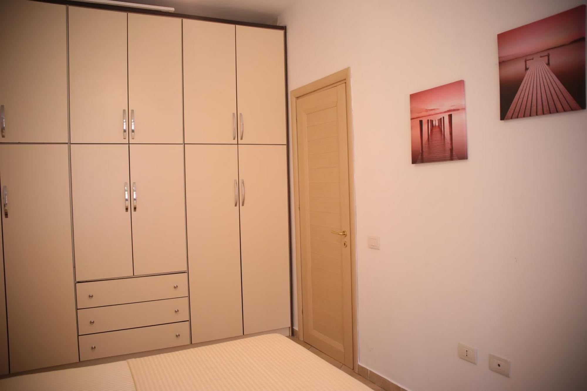 Pleasant Apartment With Free Dedicated Parking In Komuna E Parisit Τίρανα Εξωτερικό φωτογραφία